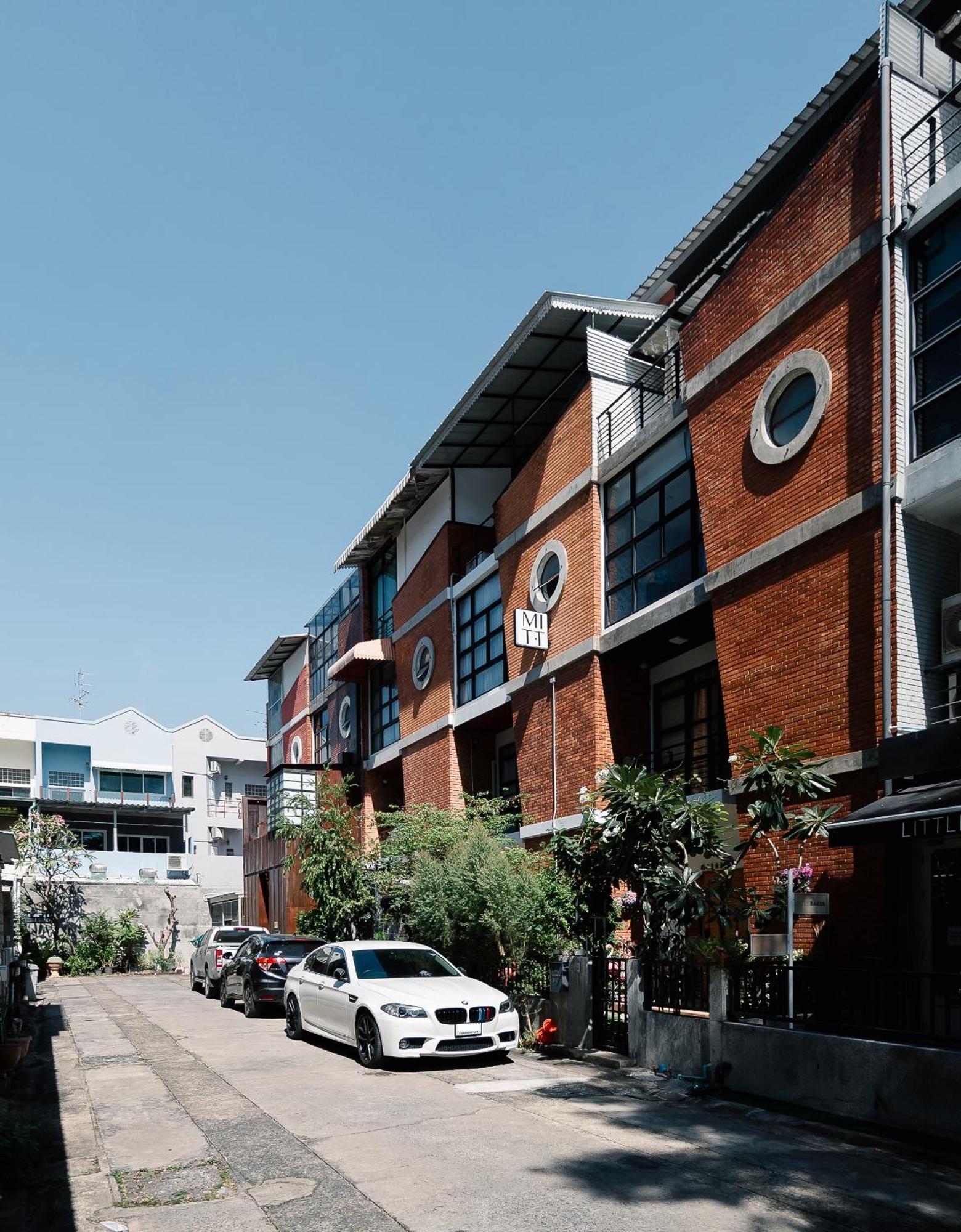 Mitt Haus Hotel Банкок Екстериор снимка