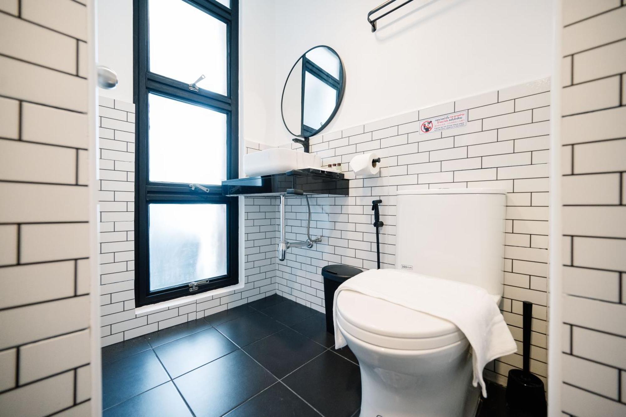 Mitt Haus Hotel Банкок Екстериор снимка